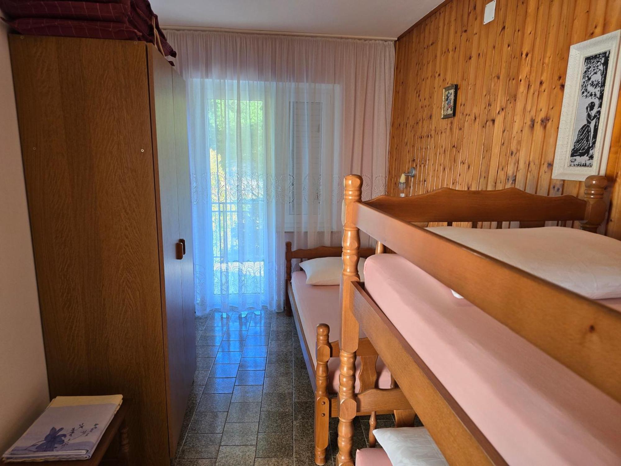 Apartments Mladenka 센 외부 사진
